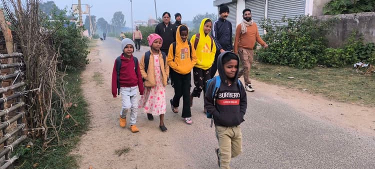 Giridih News :दिखने लगा ठंड का असर, पारा 12 डिग्री पहुंचा