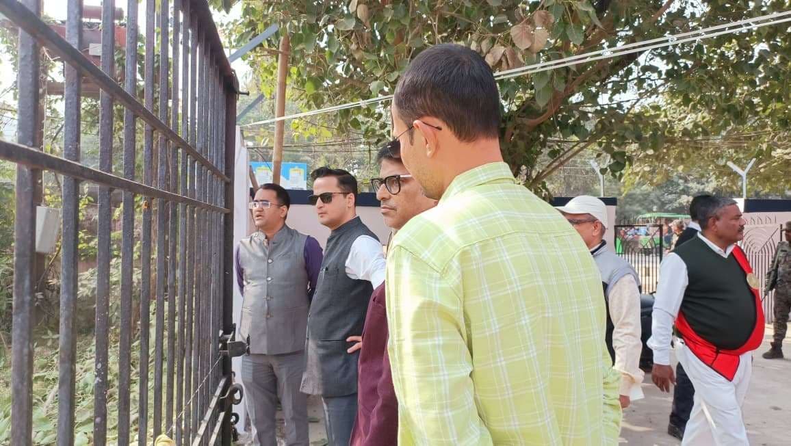 Madhubani News : डीएम ने इवीएम वेयर हाउस का किया निरीक्षण