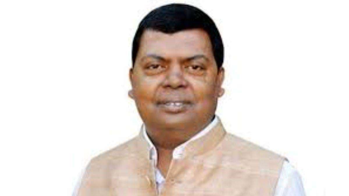 Bokaro News: गिरिडीह सांसद ने डीसी से की डीएमएफटी मद से कई विकास योजनाओं की अनुशंसा