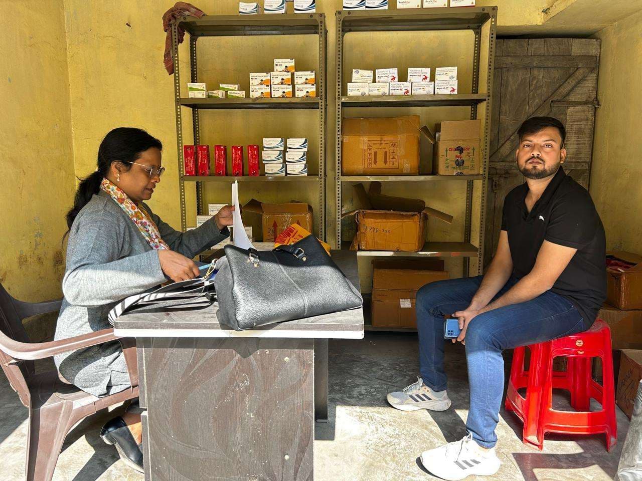 Bokaro News : बोकारो में न्यू फैंसिडिल कफ सिरप के अवैध कारोबार का खुलासा