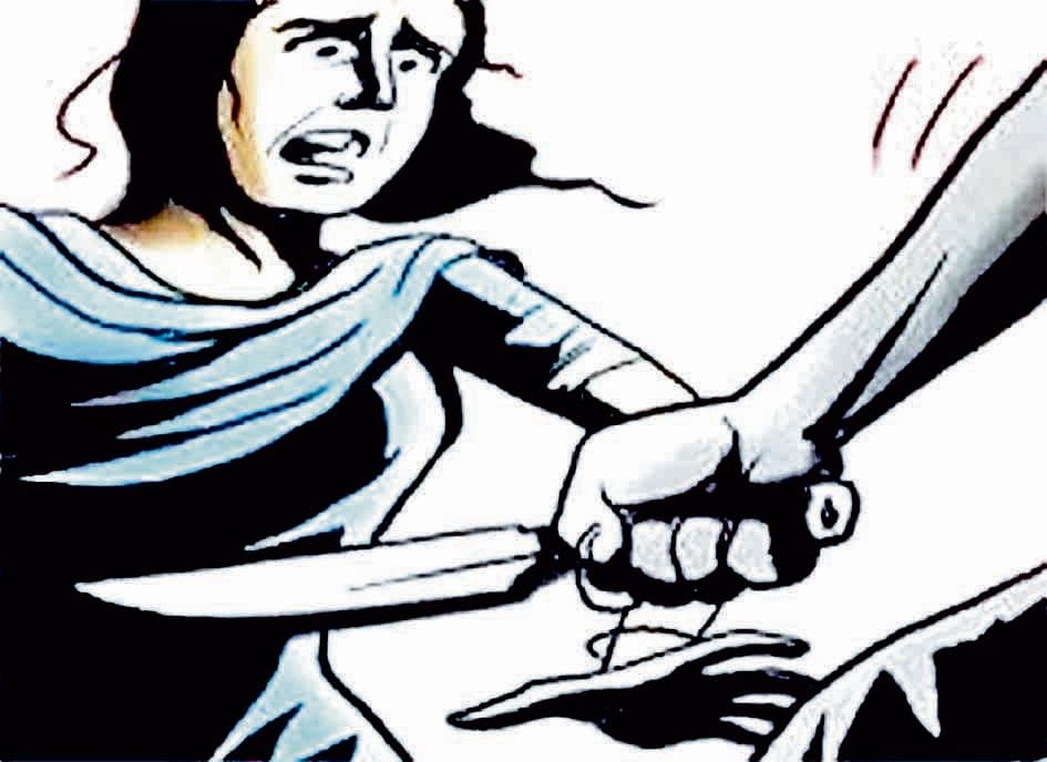 कमरा खाली करने को लेकर बहस, मालकिन पर चाकू से वार