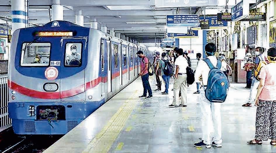 दमदम मेट्रो स्टेशन पर युवक ने की आत्महत्या की कोशिश