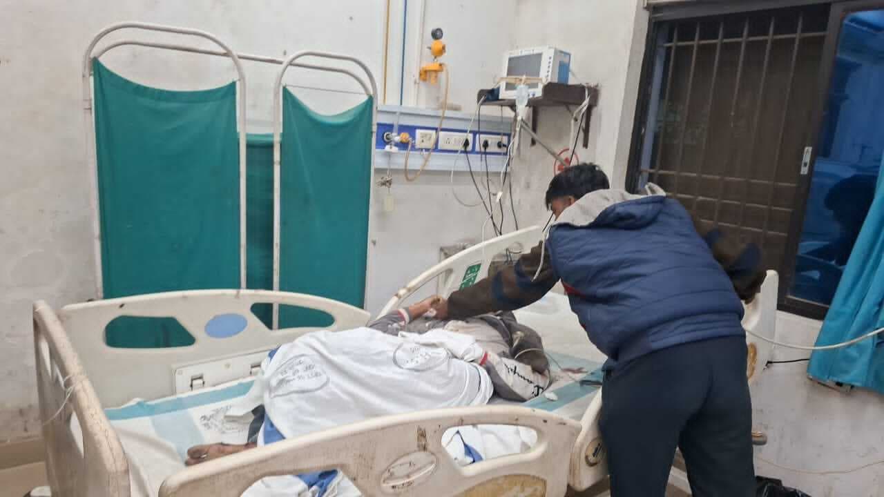 अज्ञात वाहन ने बाइक में मारी टक्कर, दो युवकों की मौत