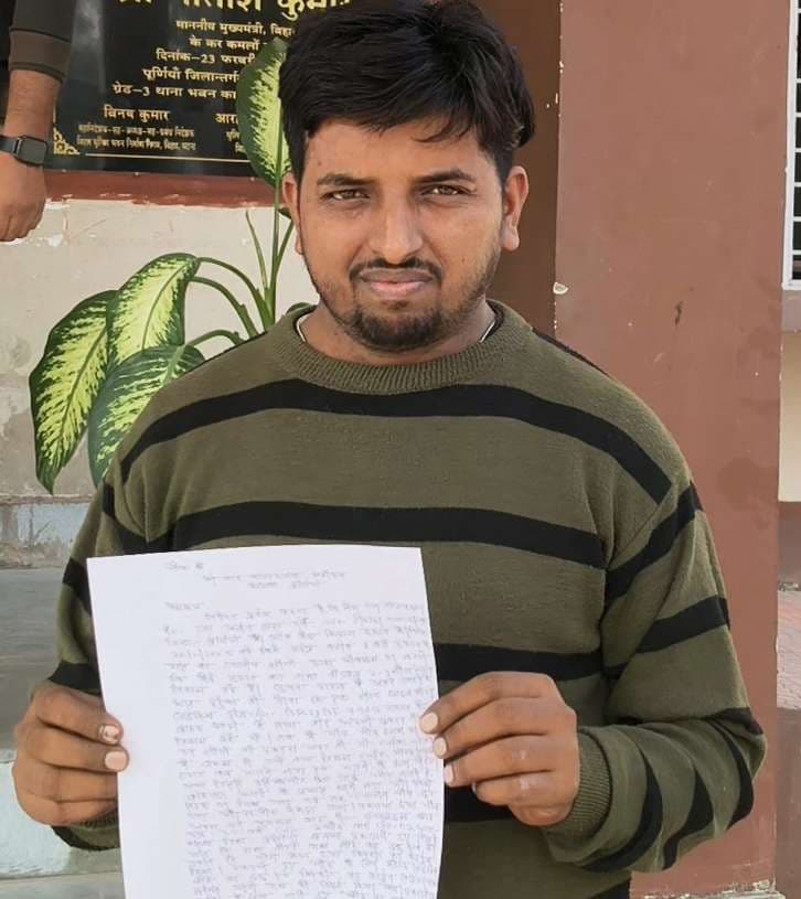 टीकापुर में किराना दुकान में चोरी करते शातिर धराया