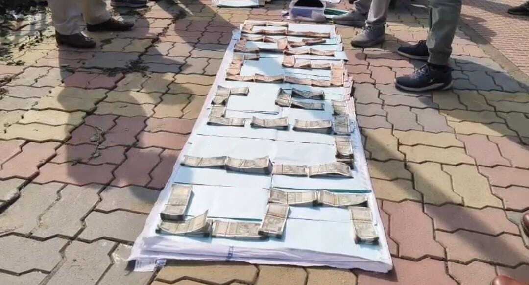 छह लाख के नकली नोट बरामद, एक गिरफ्तार