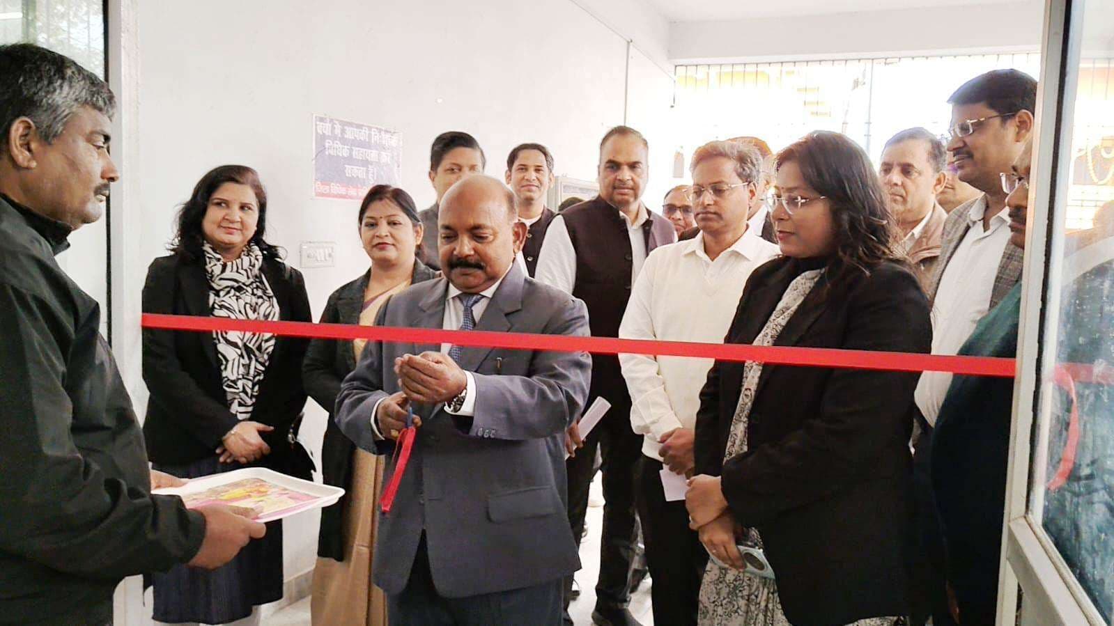 प्रत्येक व्यक्ति को समान अवसर देता है संविधान : प्रधान जिला जज