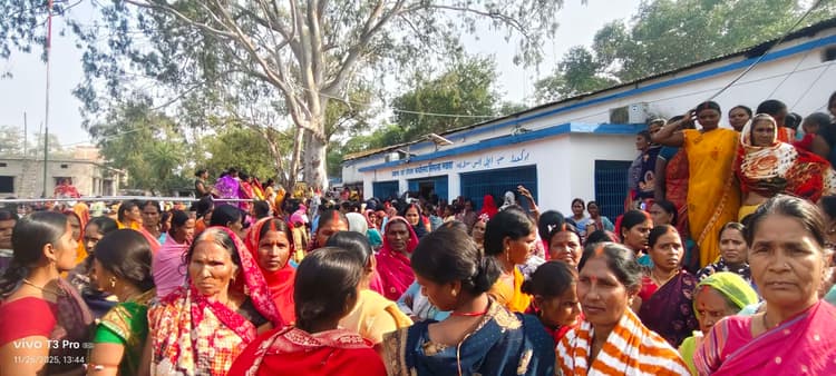 जीविका कार्यालय में हंगामा, 10 हजार की राशि नहीं मिलने पर गुस्सा फूटा