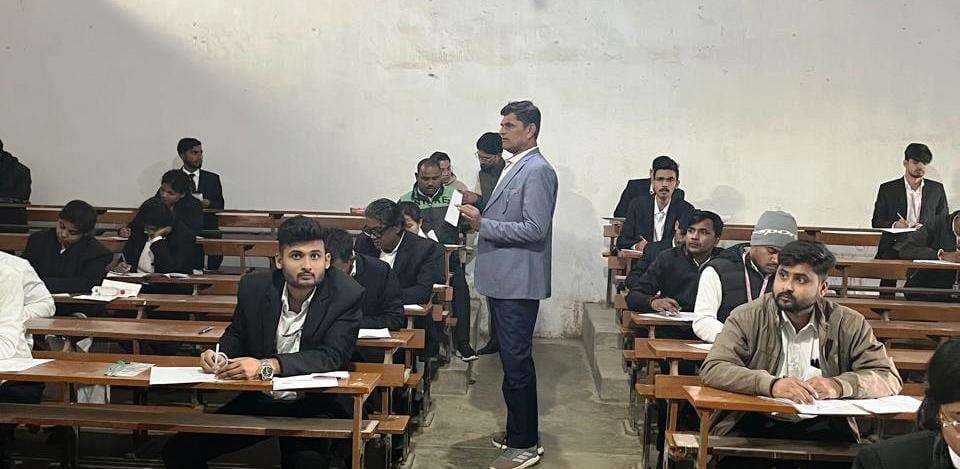 एलएलबी सेमेस्टर-2 व 4 की परीक्षा में 5 परीक्षार्थी रहे अनुपस्थित