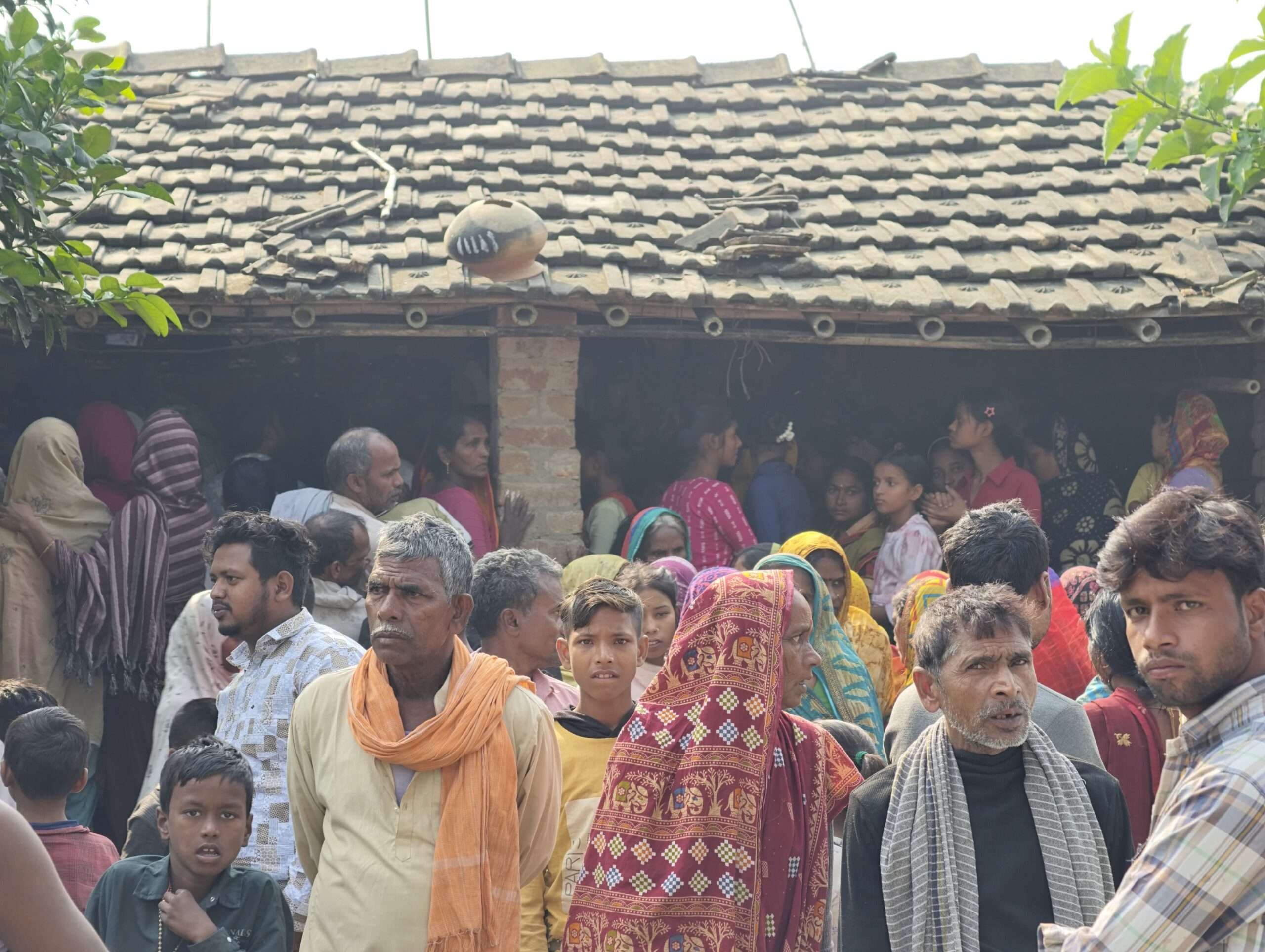 महिला की हत्याकर शव आंगन में फेंका, सनसनी