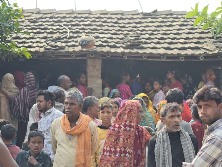 महिला की हत्याकर शव आंगन में फेंका, सनसनी