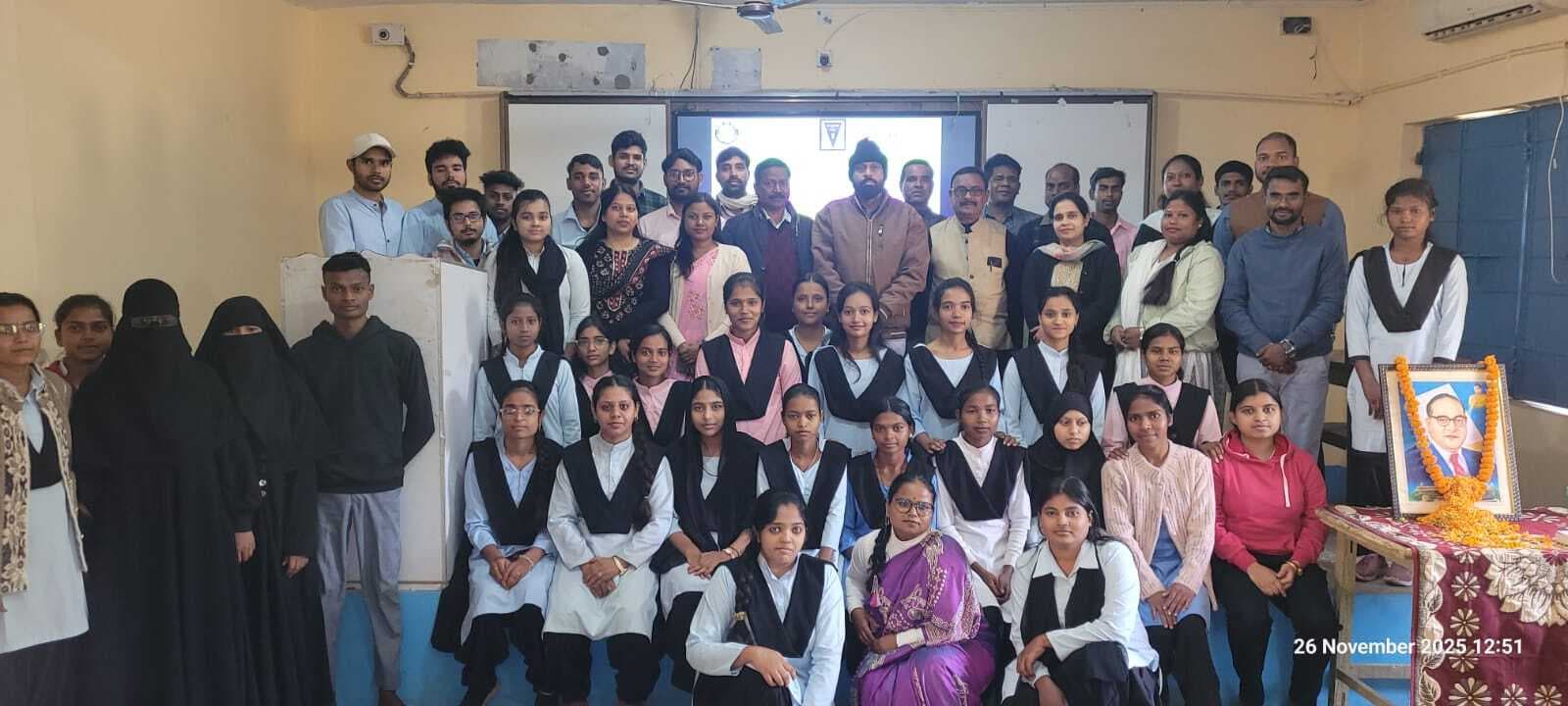 संविधान के मूल्यों को आत्मसात करें विद्यार्थी : प्रभारी प्राचार्य