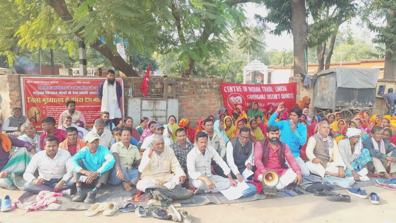 पूरी तरह से बर्बादी की कगार पर हैं भारतीय किसान