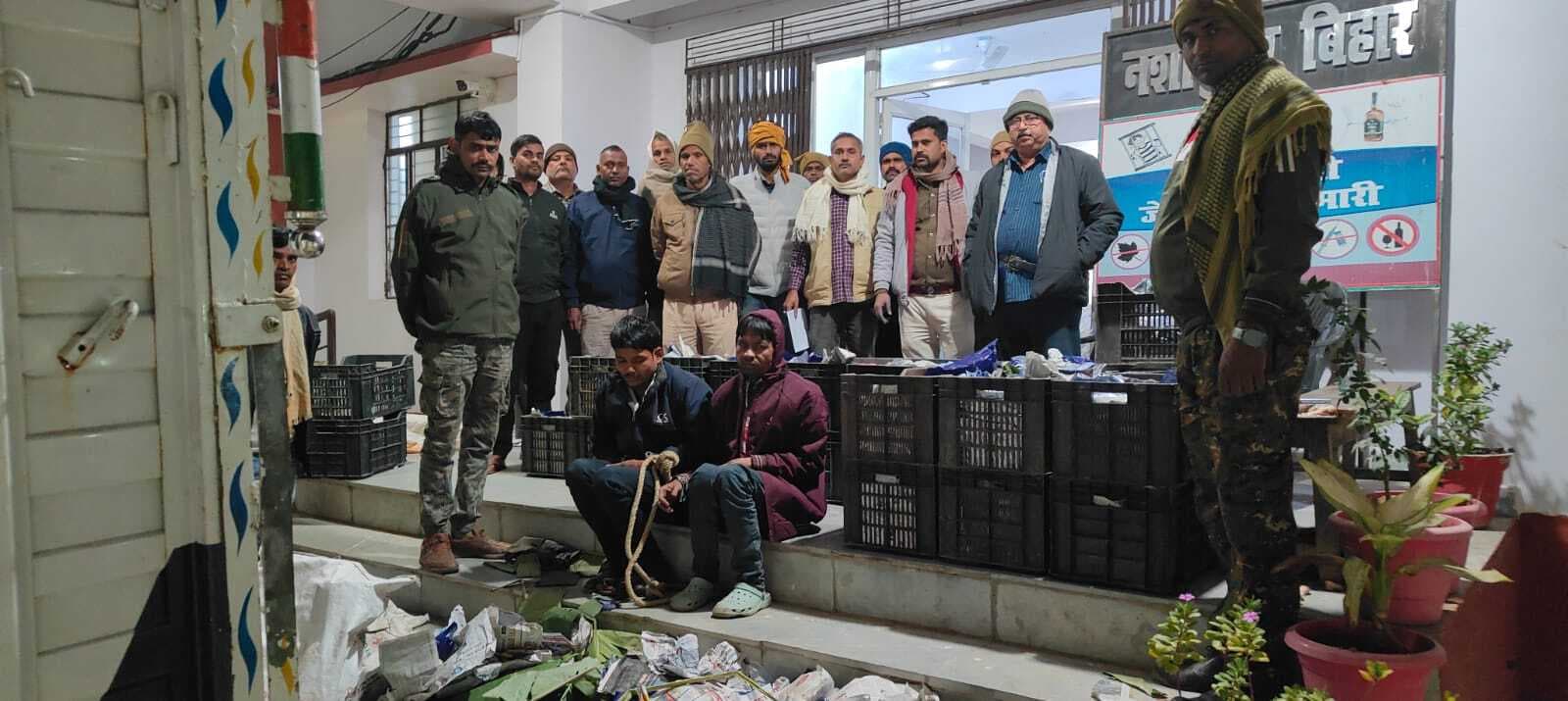 पिकअप से 615.600 लीटर शराब बरामद, चालक व खलासी गिरफ्तार