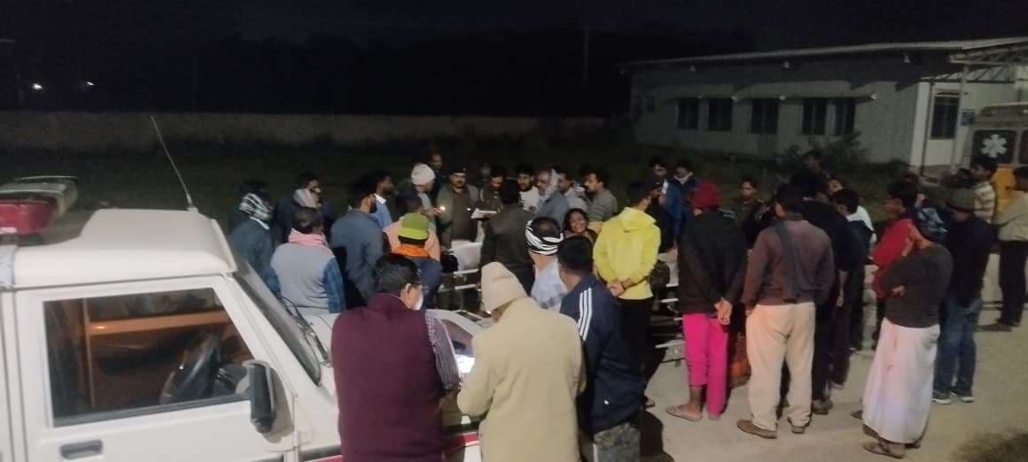 Madhubani News : कार पुल से गिरी डूबी, दो की मौत