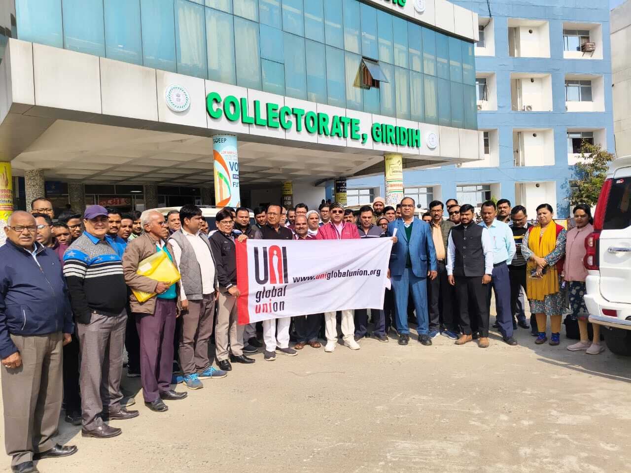 Giridih News :ट्रे़ड यूनियनों संविधान की रक्षा का संकल्प लिया