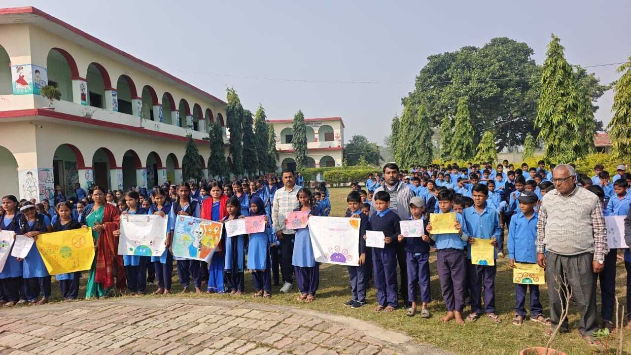 Madhubani News : स्कूली बच्चों ने मनाया नशा मुक्ति दिवस