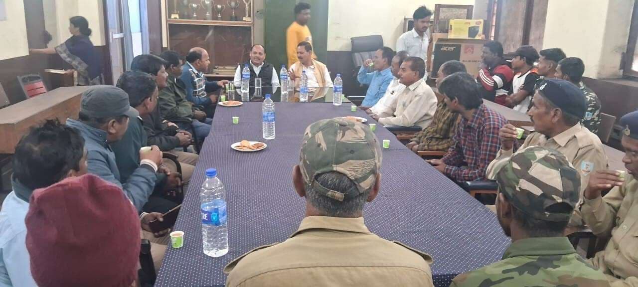 Bokaro News : मजदूरों की समस्याओं पर हुई चर्चा