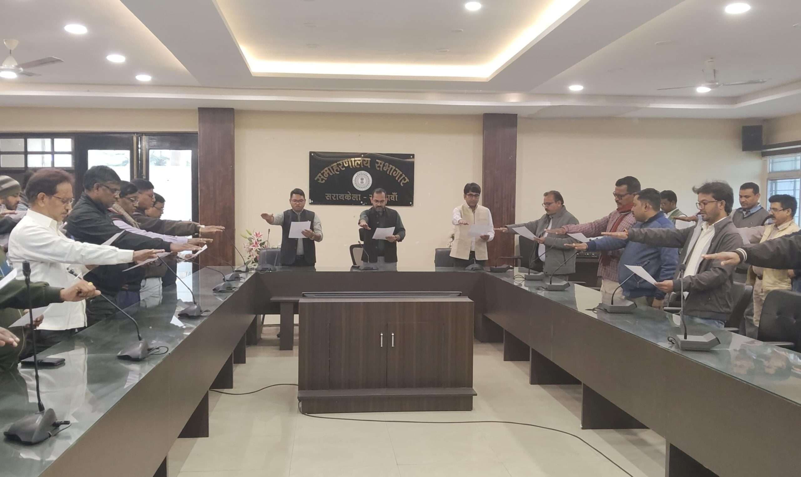 Seraikela Kharsawan News : लोकतंत्र का मूल आधार है संविधान