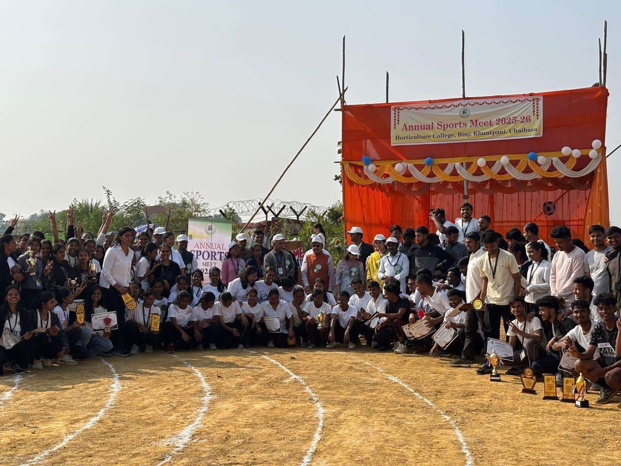 Seraikela Kharsawan News : चरित्र निर्माण और उत्कृष्टता का आधार है खेल : डॉ अग्रवाल