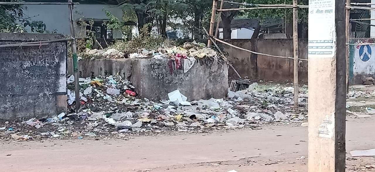 East Singhbhum News : नरसिंहगढ़ साप्ताहिक हाट बदहाल