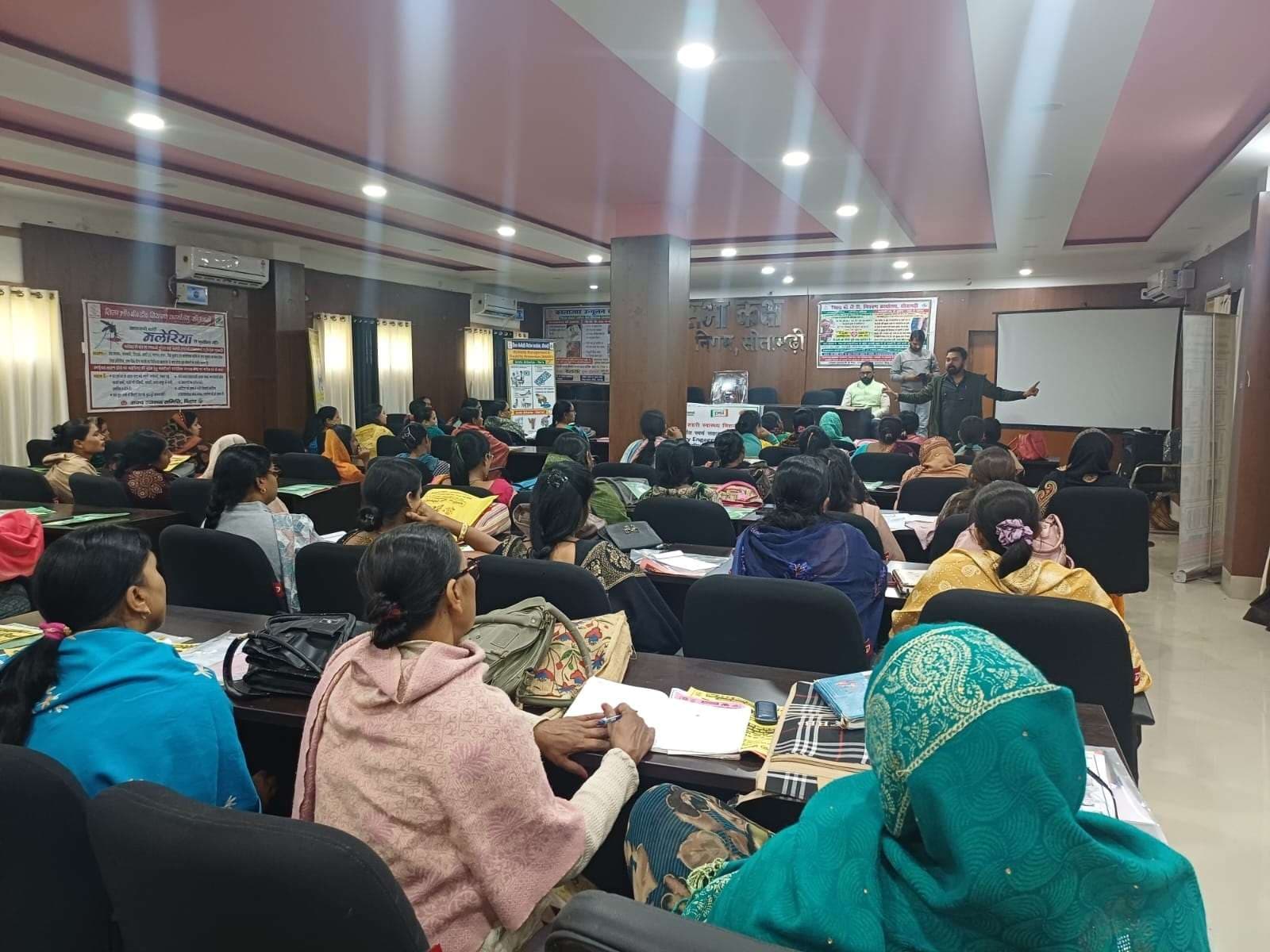 Sitamarhi : जागरूकता कार्यशाला में दी गई स्वास्थ्य संबंधी महत्वपूर्ण जानकारियां