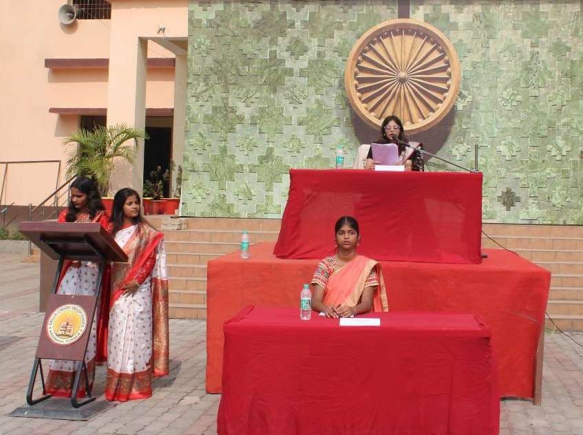 संविधान दिवस पर बाल संसद में नये शिक्षा बिल पर हुई जमकर बहस