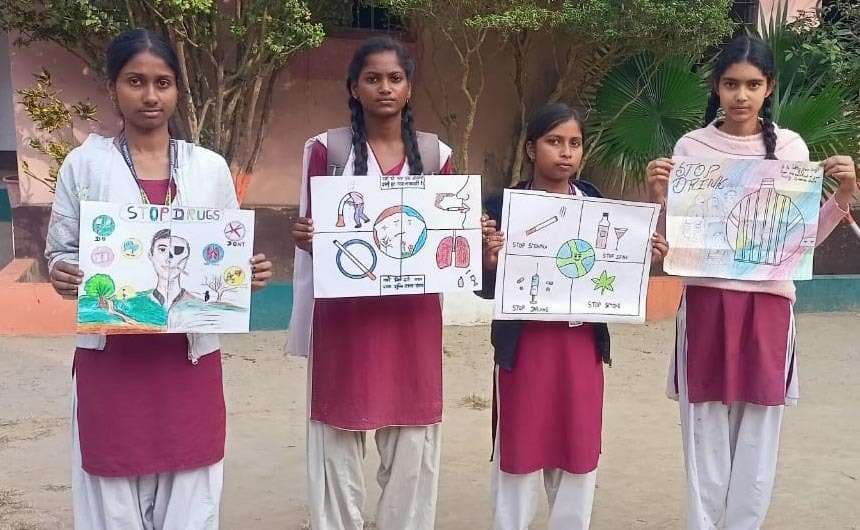 नशा मुक्ति अभियान को ले प्रतियोगिता  में श्वेता प्रथम