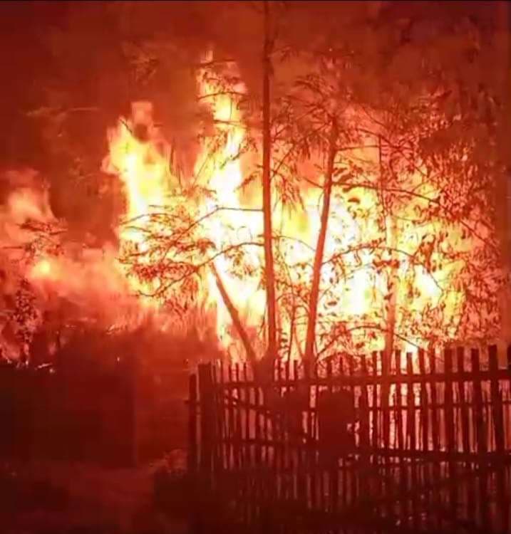 लतराहा में आग लगने से घर जलकर राख