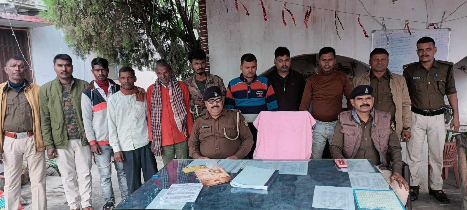 Motihari: फरार चल रहा नामजद आरोपी सहित सात गिरफ्तार