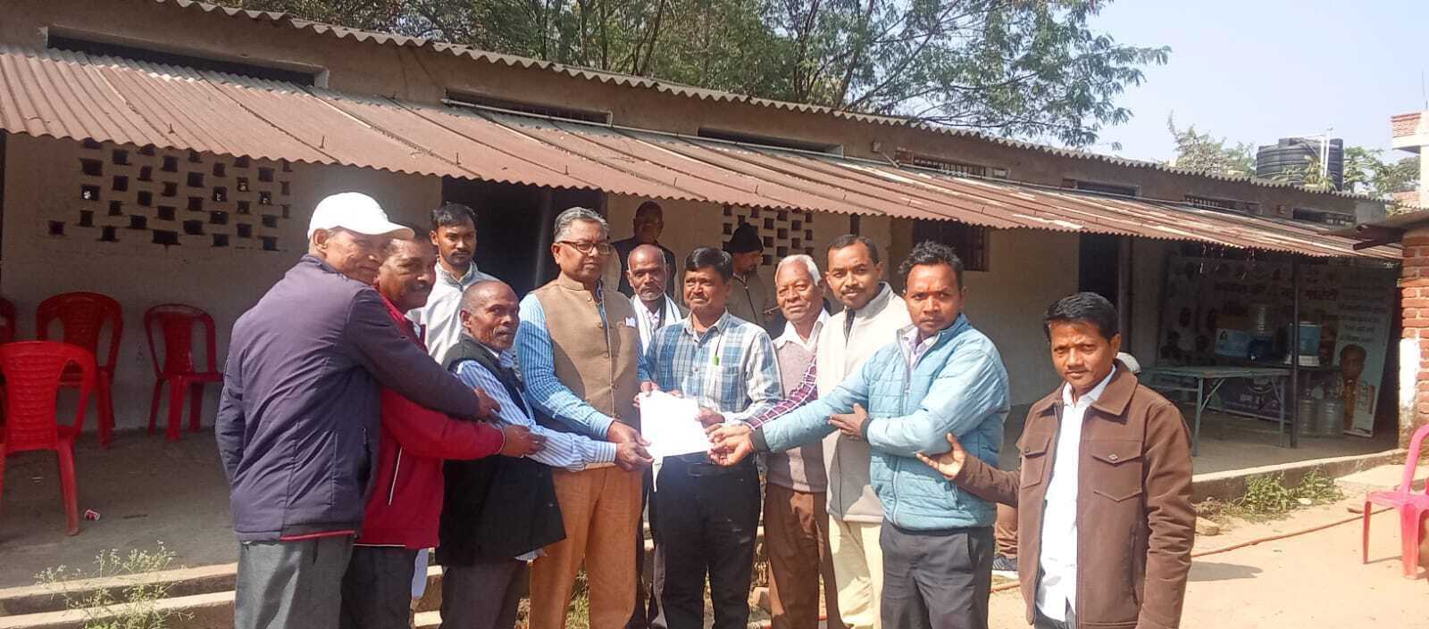 सांसद से मिले रौतिया समाज विकास परिषद के प्रतिनिधि