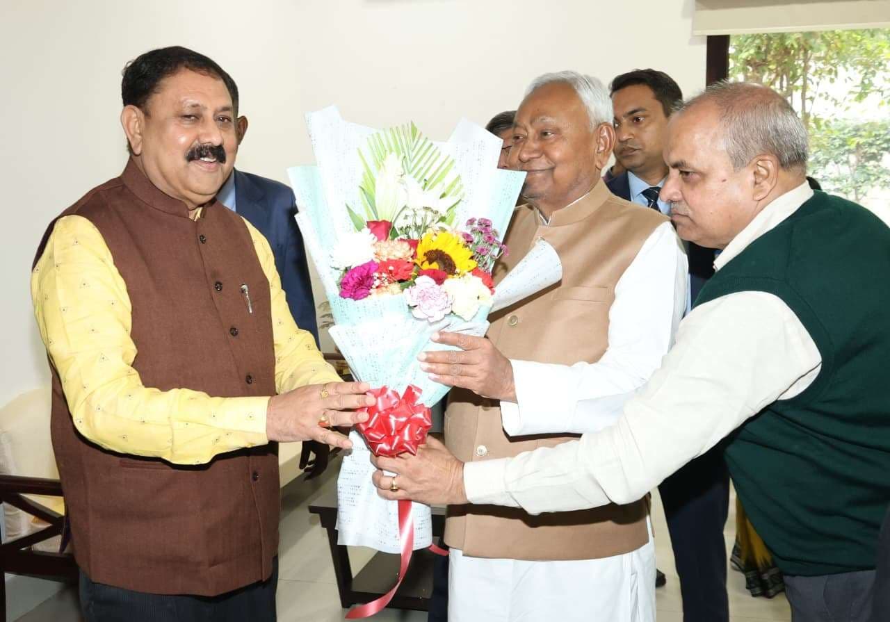 कुलपति ने मुख्यमंत्री ने की शिष्टाचार भेंट