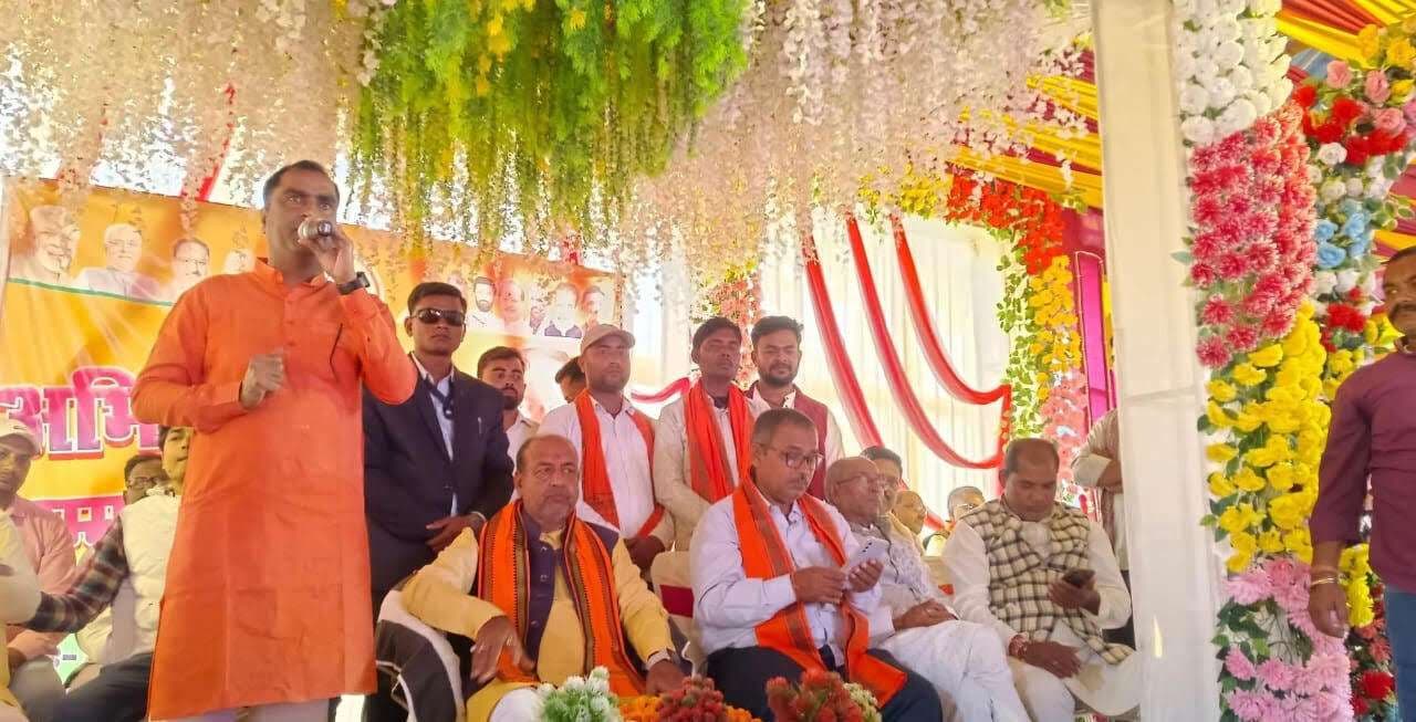 Madhubani News : पर्यटन सह कला संस्कृति एवं युवा विभाग के मंत्री के क्षेत्र में आने पर किया स्वागत