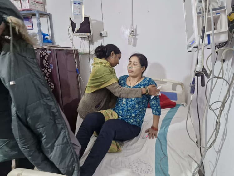 ट्रक के धक्के से बीएड की छात्रा जख्मी