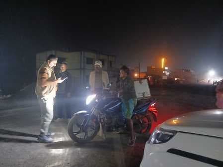 पुलिस ने शराब पीकर गाड़ी चलाने वालों पर बढ़ायी सख्ती
