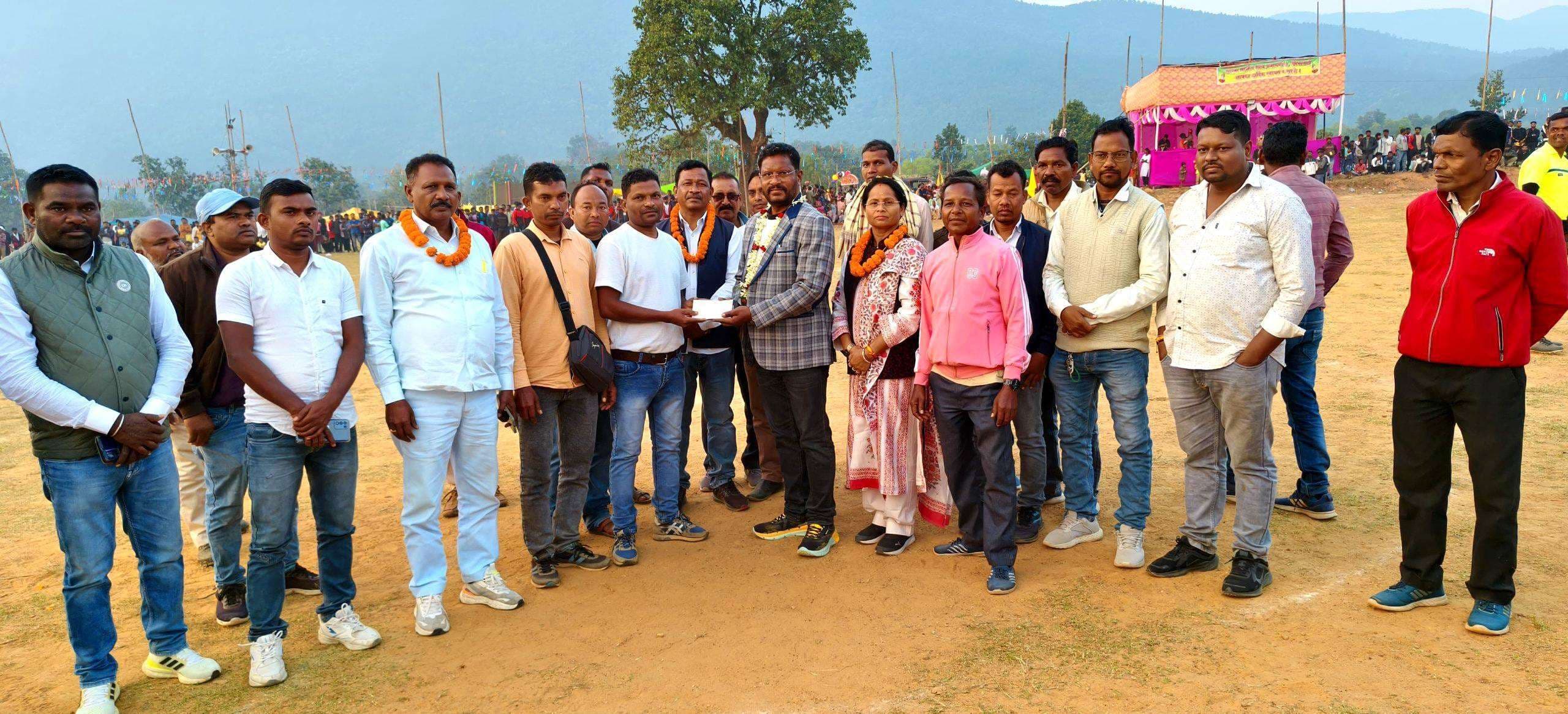 Seraikela Kharsawan News : तितिरबिला की टीम बनी विजेता, पुरस्कृत