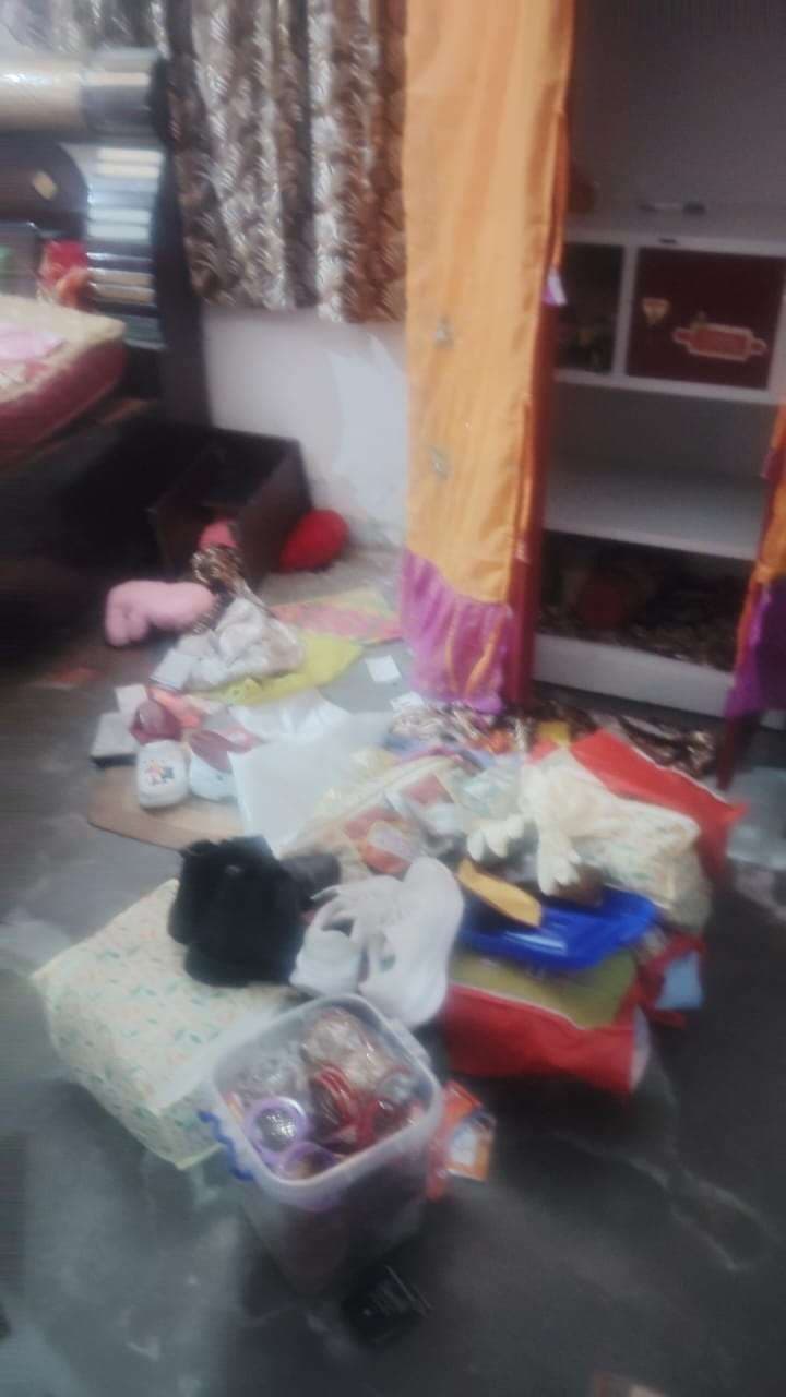 Motihari: बंद घर का खिड़की तोड़ आभूषण सहित लाखों की चोरी