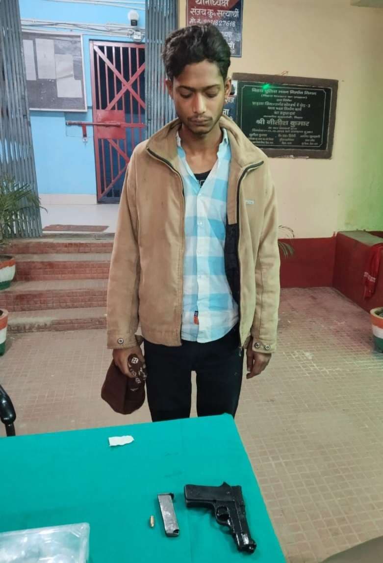 देसी पिस्टल व कारतूस के साथ युवक गिरफ्तार