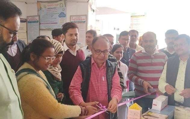 Sitamarhi : बथनाहा सीएचसी में परिवार नियोजन कार्यक्रम का सिविल सर्जन ने किया उद्घाटन