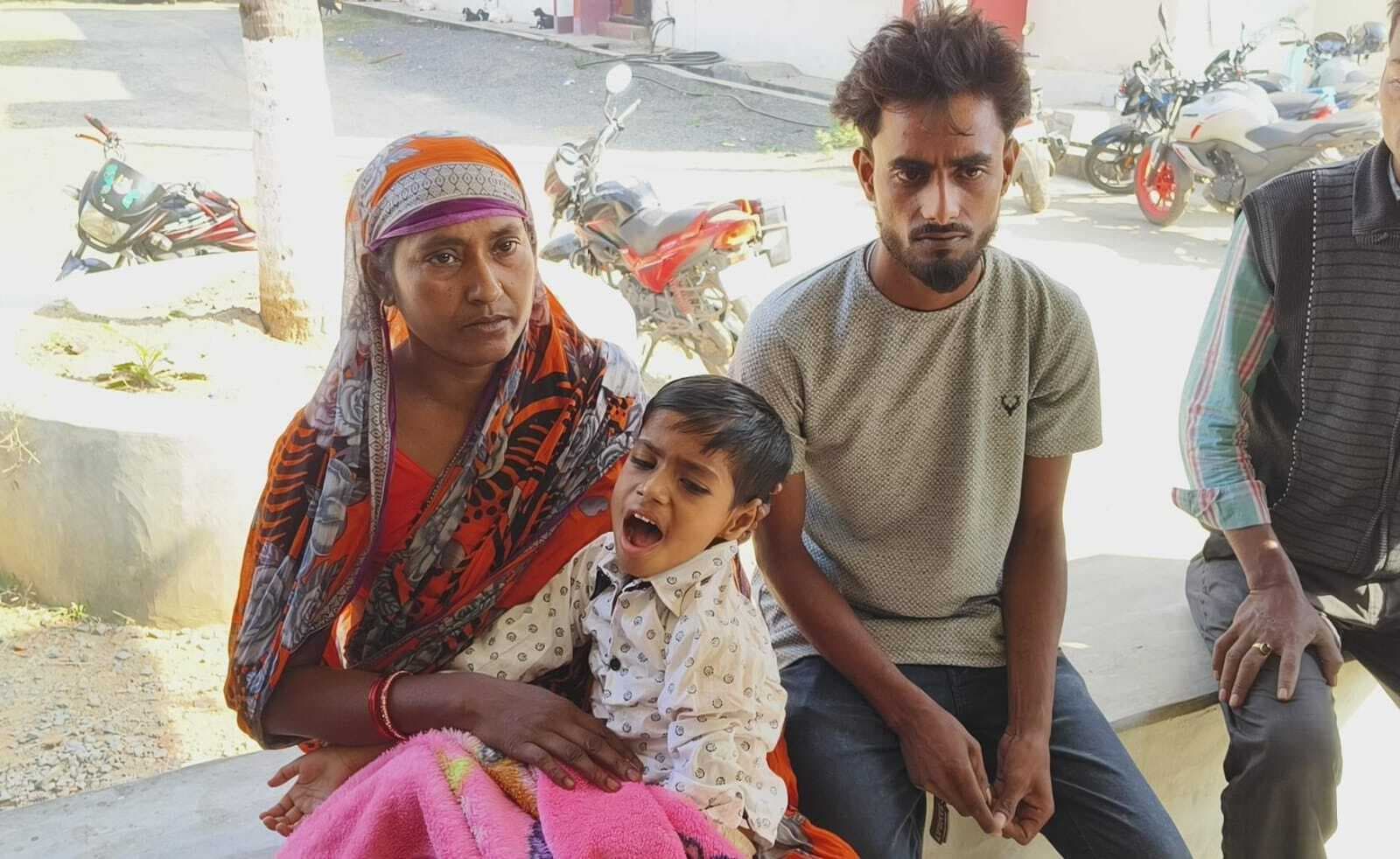 मेडिकल संचालक पर लगा बच्चे का गलत इलाज का आरोप