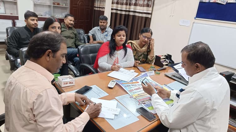 बीडीओ ने की स्वास्थ्य कार्यक्रमों की समीक्षा, दिये आवश्यक निर्देश