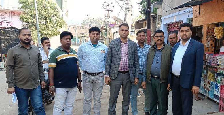जिलाधिकारी के निर्देश पर अधिकारियों ने जमालपुर-फुलका रोड का किया निरीक्षण