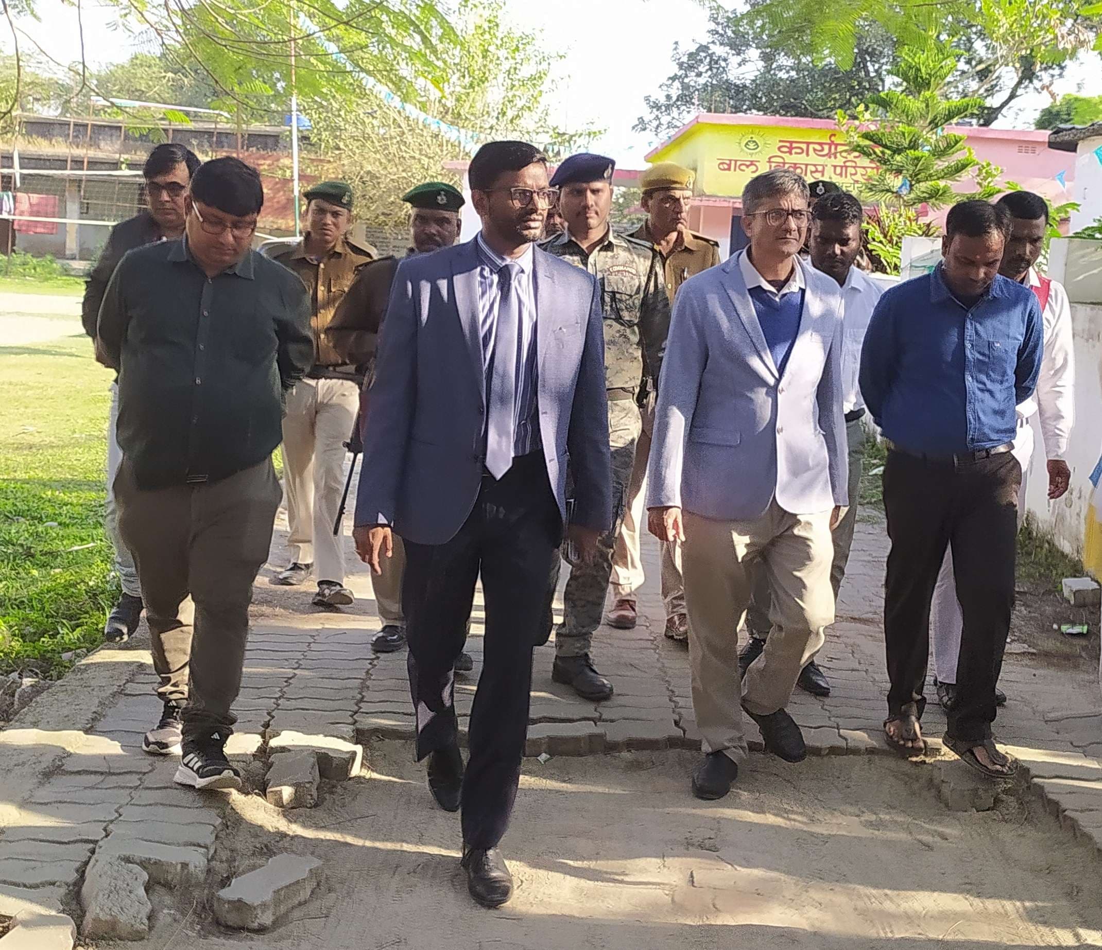 आवेदन का समय पर करें निष्पादन : डीएम