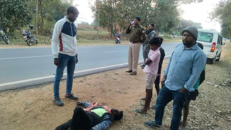 बाइक का संतुलन बिगड़ने से युवक गिरकर घायल