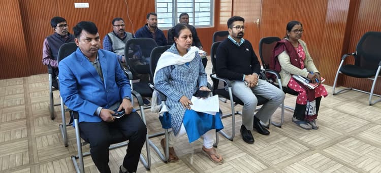 रिक्त नौ पदों के लिए जल्द निकालें विज्ञापन : डीसी