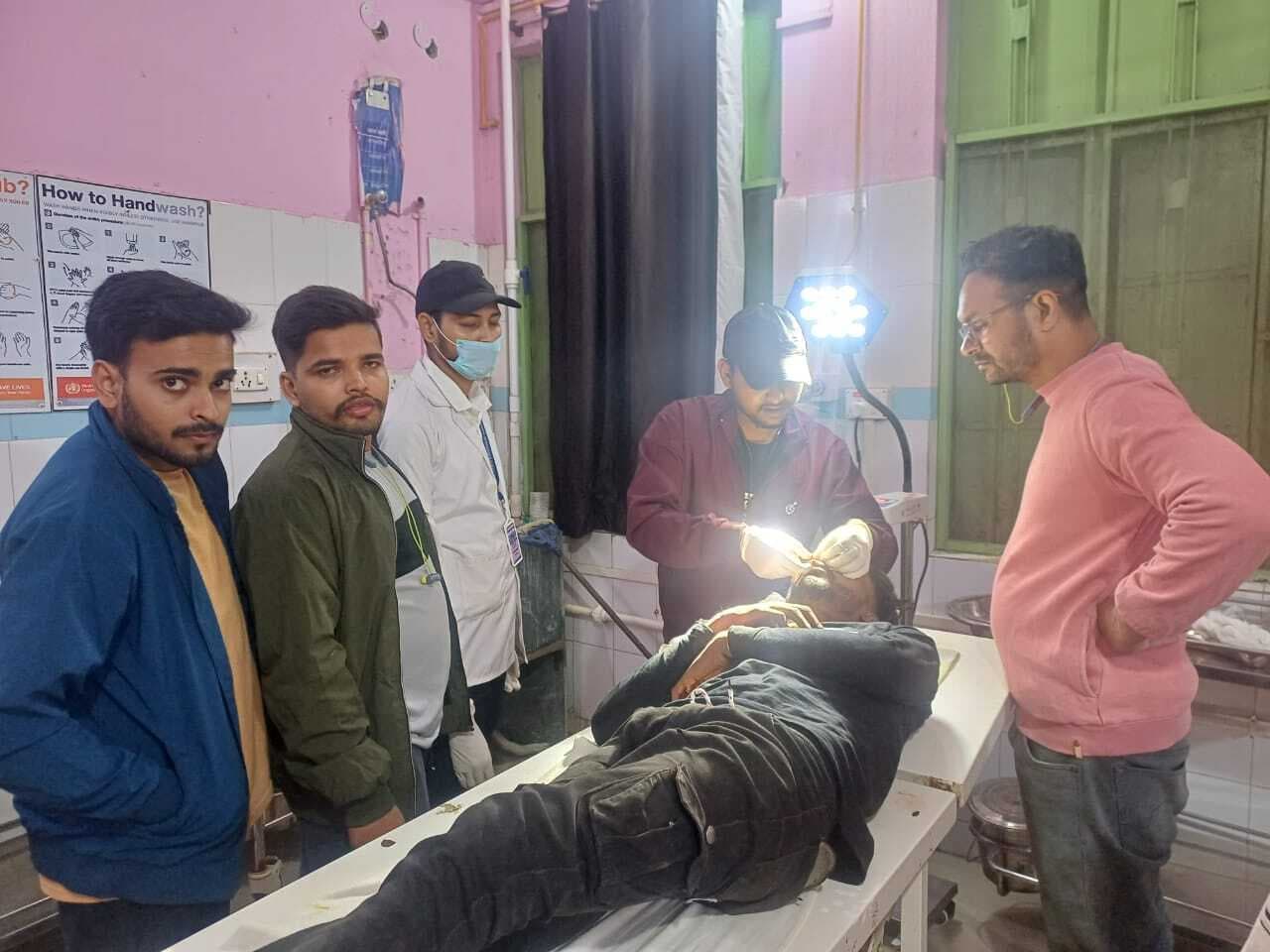 सड़क हादसे में युवक हुआ जख्मी