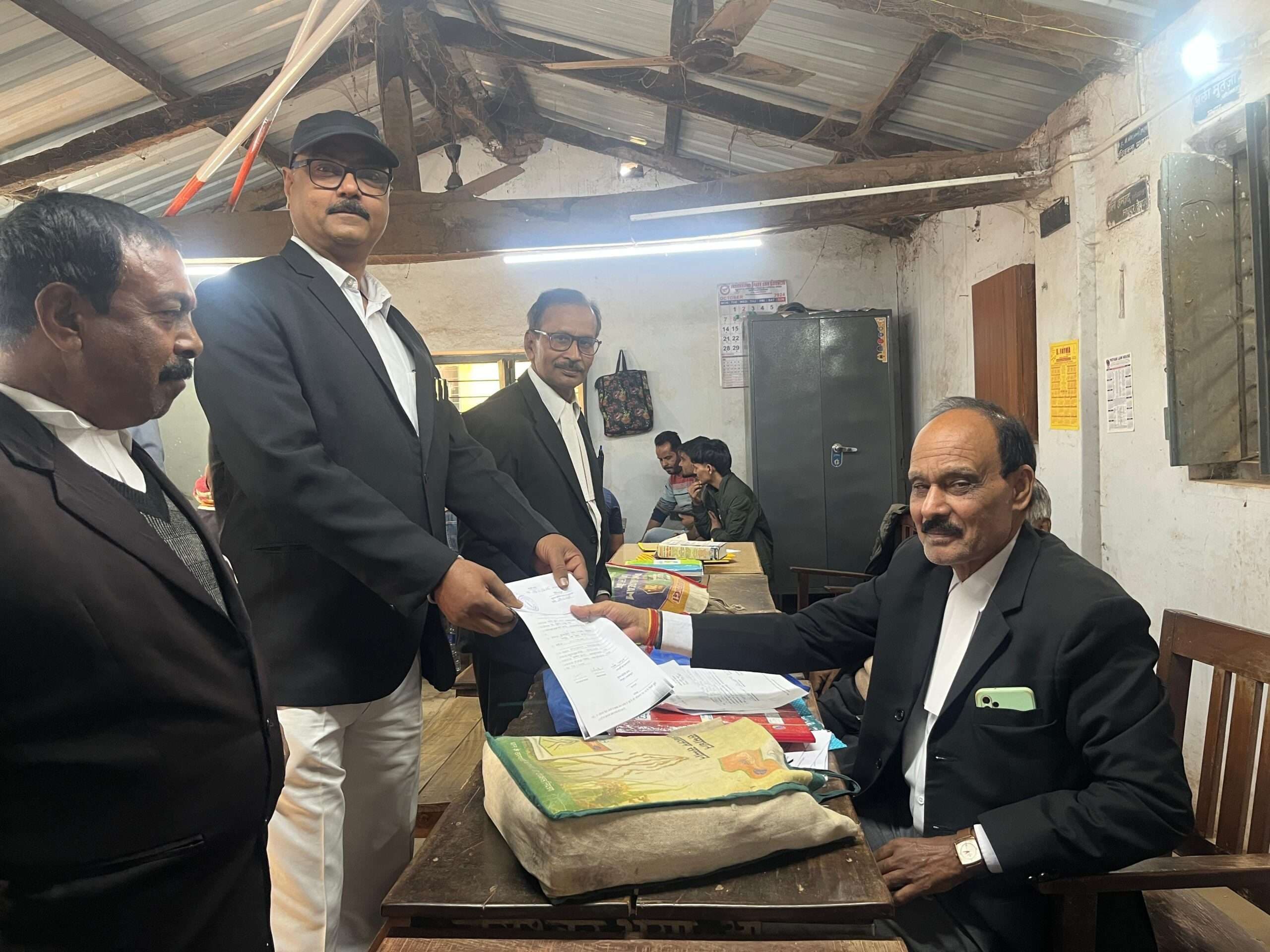 अधिवक्ता संघ चुनाव के लिए पांच प्रत्याशियों ने भरे पर्चे