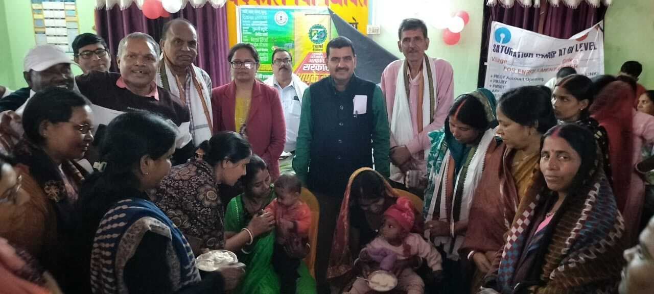 Bokaro News : अंतिम दिन शिविरों में उमड़ी भीड़