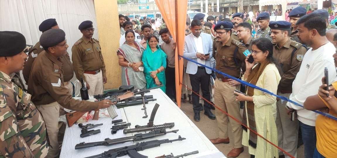 Bokaro News : परेशानियों से निजात दिलाने के लिए पुलिस आपके साथ : एसपी