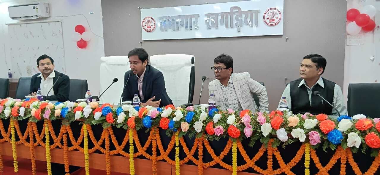 पुरुष नसबंदी पखवाड़ा के सफल संचालन को लेकर डीडीसी ने की संयाेजन बैठक