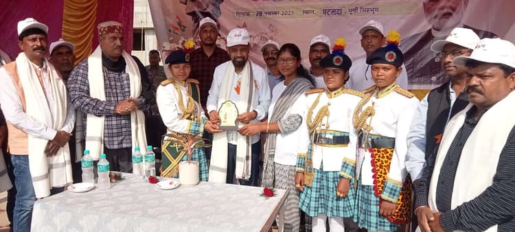 East Singhbhum News : राष्ट्रहित के प्रति समर्पित रहें युवा : सांसद